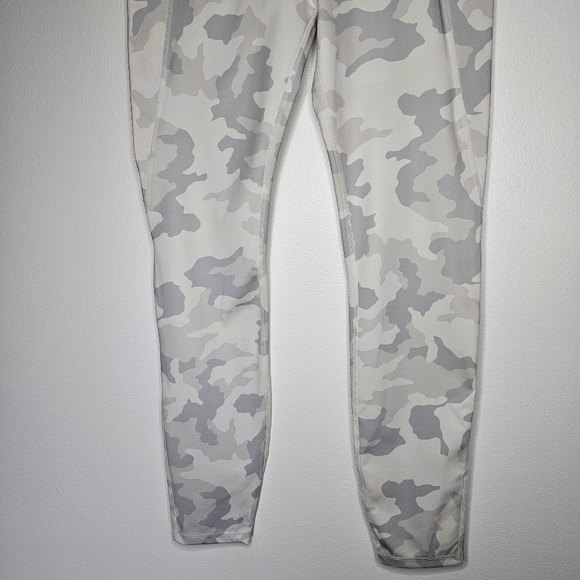 JustFab Camo High-Waisted Printed Pocket Active Leggings Sz M - Picture 7 of 14